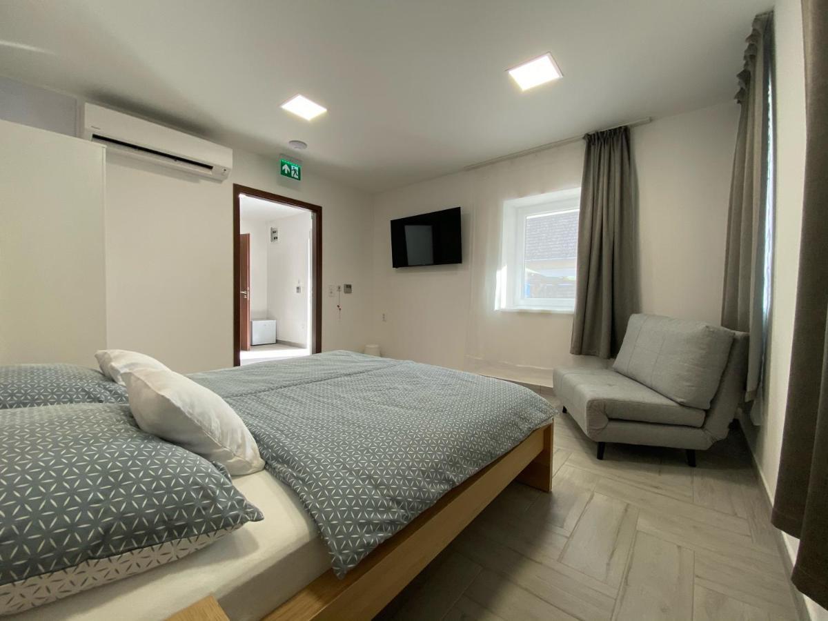 Apartamento Sulyom Panzió Tiszafüred Exterior foto