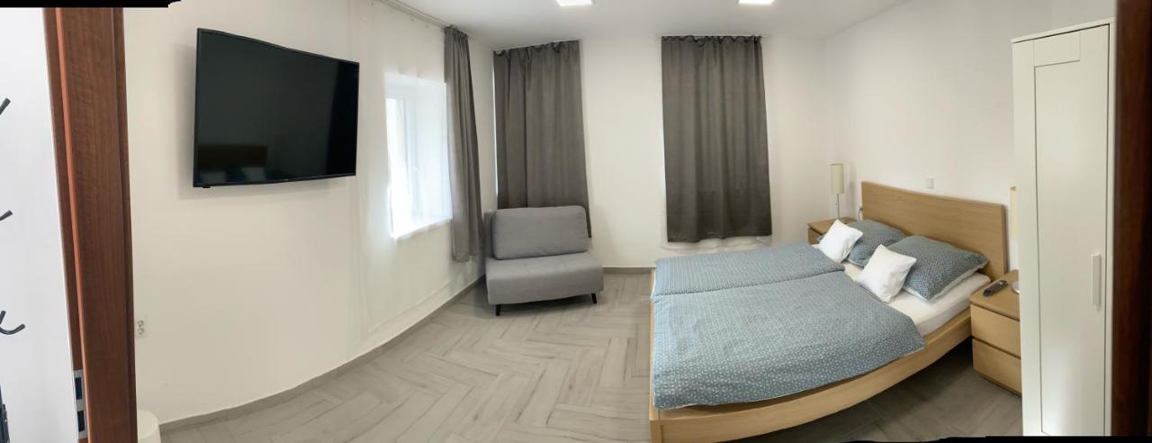 Apartamento Sulyom Panzió Tiszafüred Exterior foto