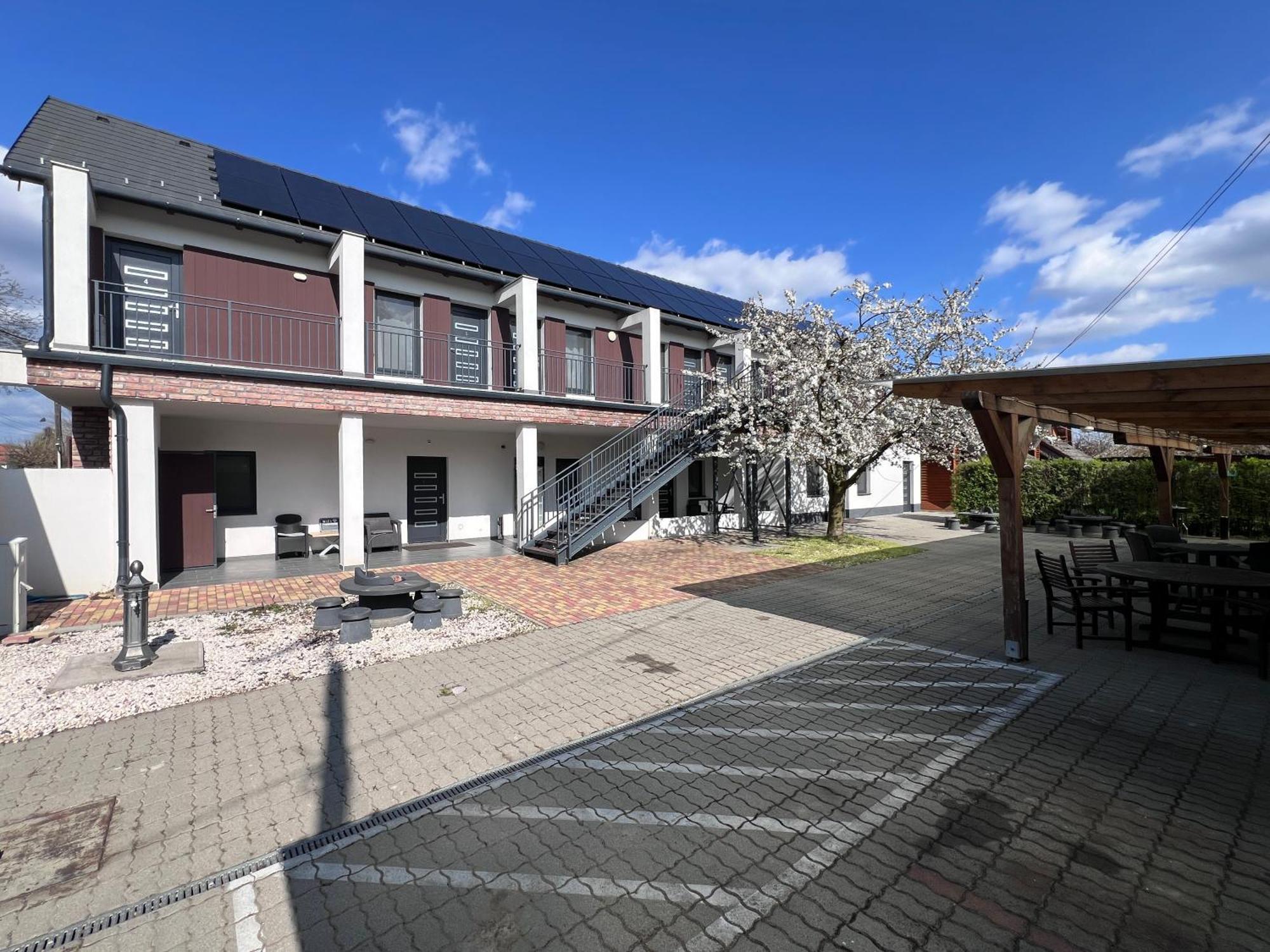 Apartamento Sulyom Panzió Tiszafüred Exterior foto
