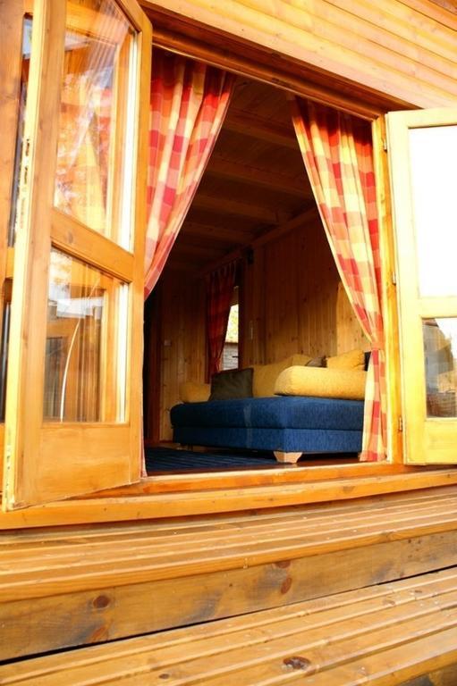 Apartamento Sulyom Panzió Tiszafüred Habitación foto